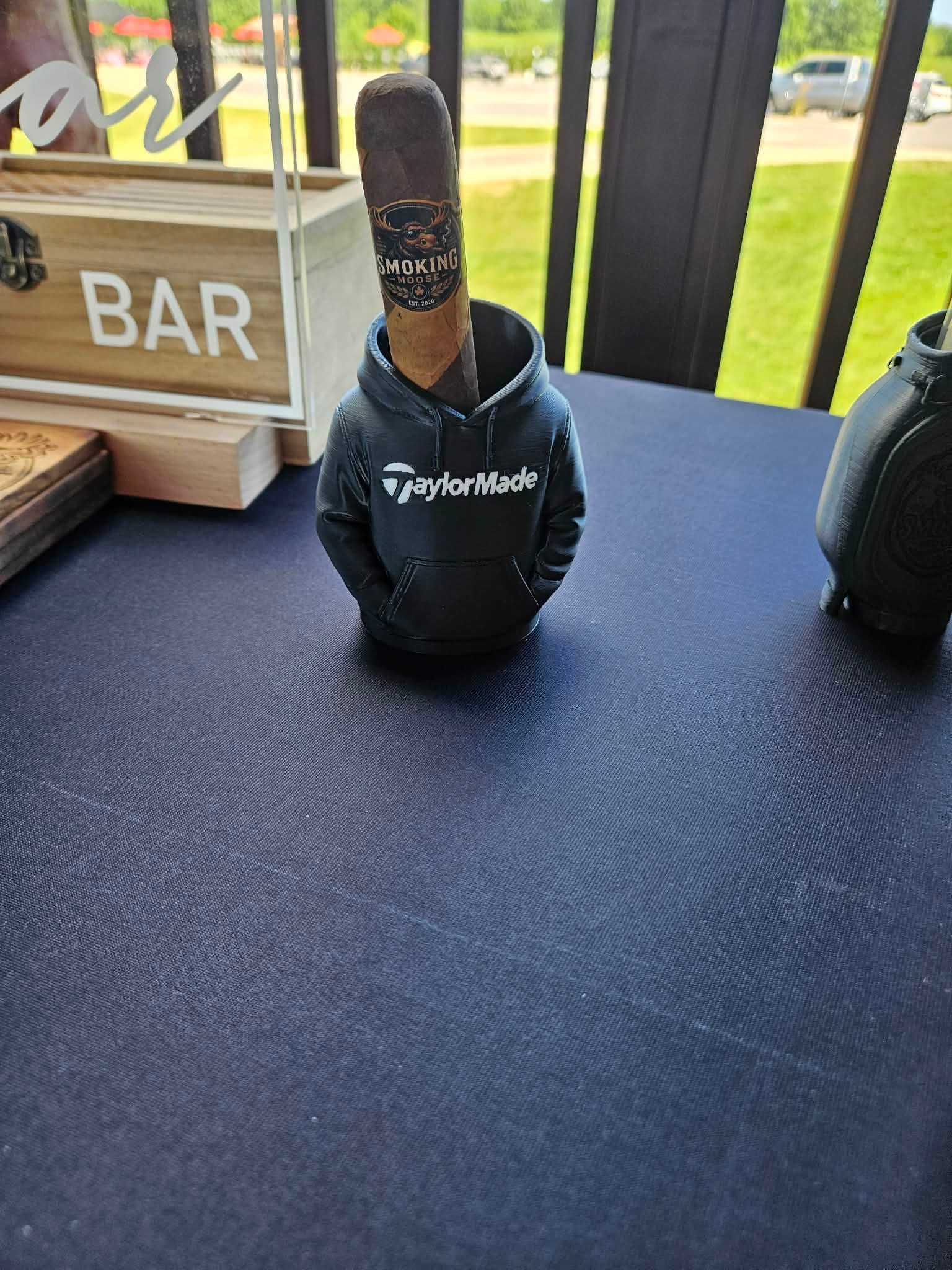 Wedding cigar bar setup